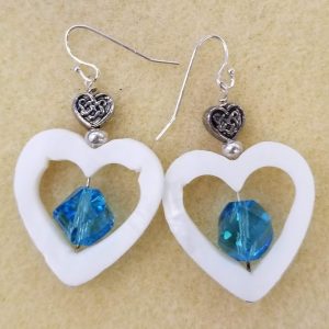 Shell heart w Blue Crystal
